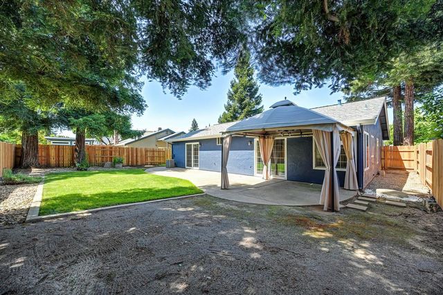 8940 Castle Park Dr., Elk Grove, CA 95624