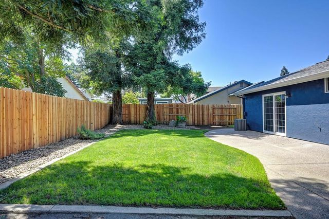 8940 Castle Park Dr., Elk Grove, CA 95624