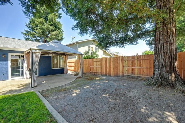 8940 Castle Park Dr., Elk Grove, CA 95624