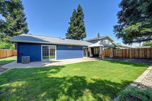 8940 Castle Park Dr., Elk Grove, CA 95624