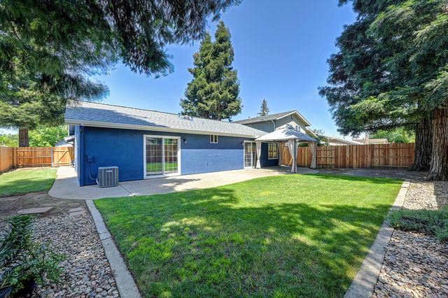 8940 Castle Park Dr., Elk Grove, CA 95624