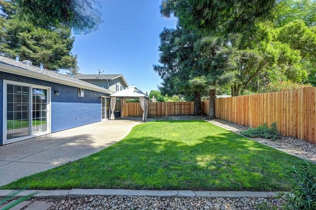 8940 Castle Park Dr., Elk Grove, CA 95624