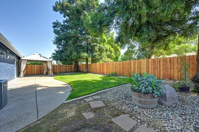 8940 Castle Park Dr., Elk Grove, CA 95624