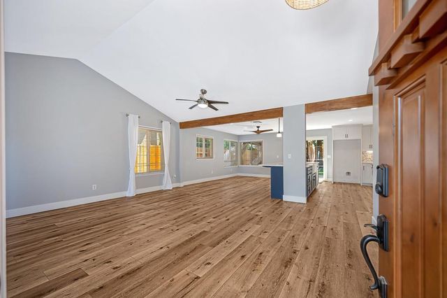 8940 Castle Park Dr., Elk Grove, CA 95624