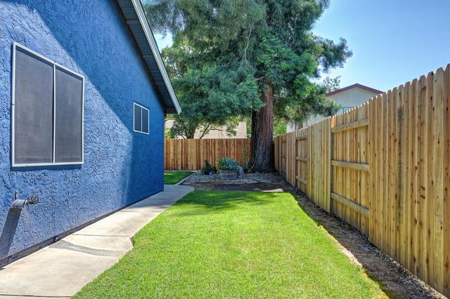 8940 Castle Park Dr., Elk Grove, CA 95624