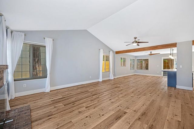 8940 Castle Park Dr., Elk Grove, CA 95624