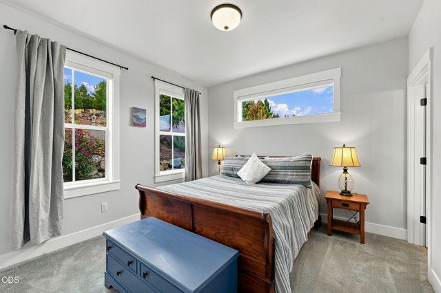 2378 NW Wyeth Place, Bend, OR 97703