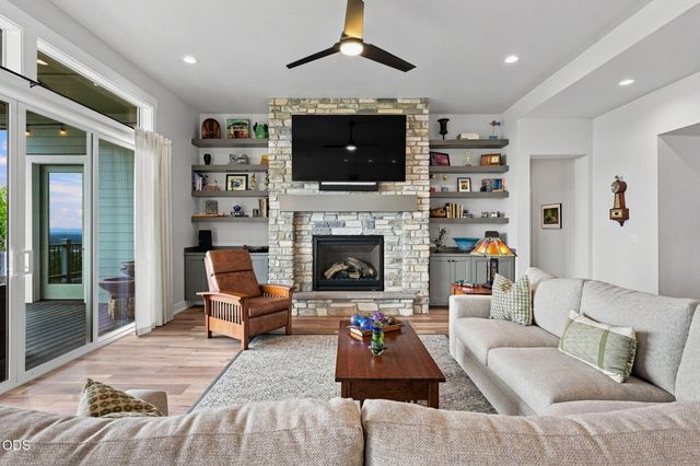 2378 NW Wyeth Place, Bend, OR 97703