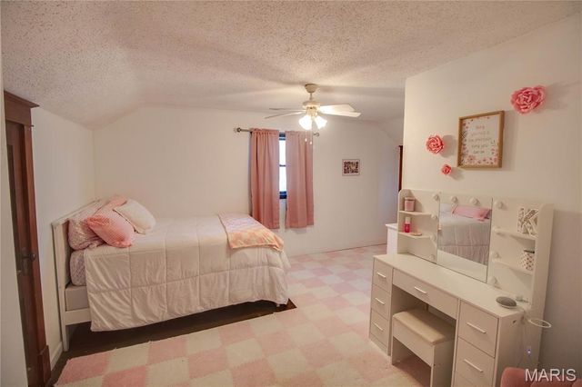 944 Albers Lane, Bethalto, IL 62010