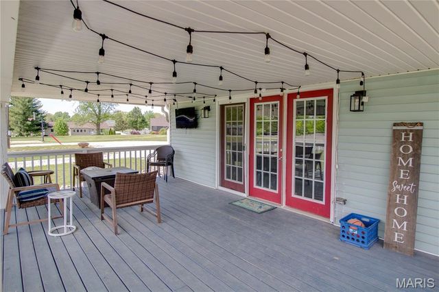 944 Albers Lane, Bethalto, IL 62010