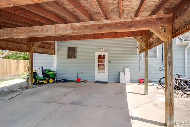 944 Albers Lane, Bethalto, IL 62010