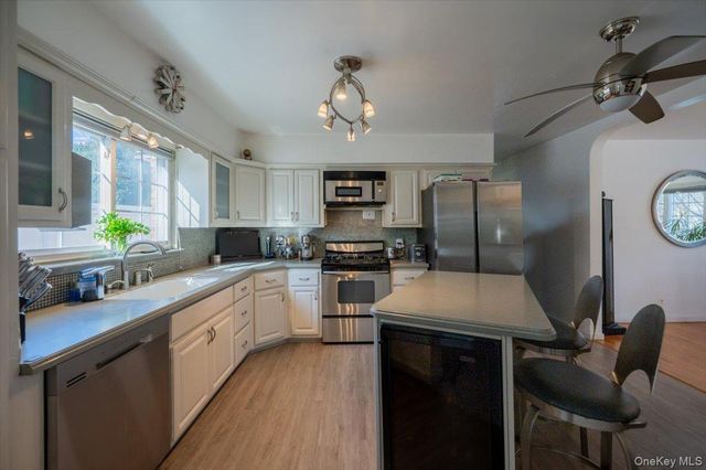 19611 Pompeii Avenue, Hollis, NY 11423