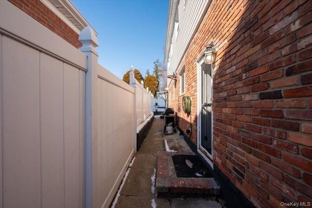 19611 Pompeii Avenue, Hollis, NY 11423