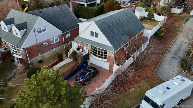 19611 Pompeii Avenue, Hollis, NY 11423