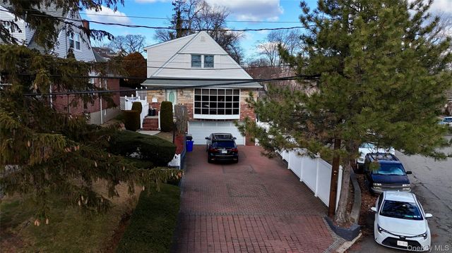 19611 Pompeii Avenue, Hollis, NY 11423