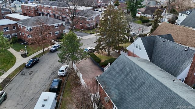 19611 Pompeii Avenue, Hollis, NY 11423