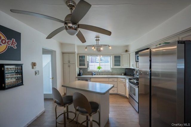 19611 Pompeii Avenue, Hollis, NY 11423