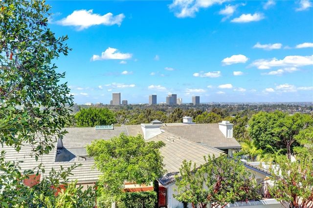 1 Saint Tropez, Newport Beach, CA 92660