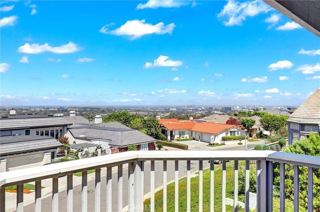 1 Saint Tropez, Newport Beach, CA 92660
