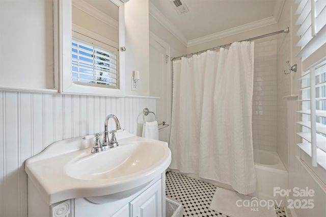 2220 Colony Road, Charlotte, NC 28209