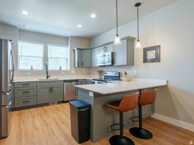 712 N BANNER DR, Saratoga Springs, UT 84045