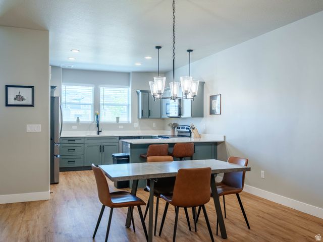 712 N BANNER DR, Saratoga Springs, UT 84045