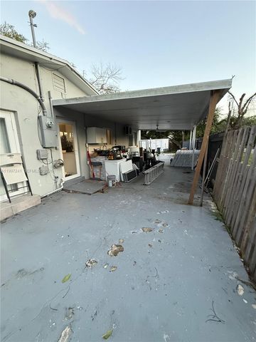 502 NE 163rd St, Miami, FL 33162