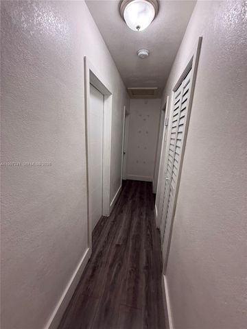 502 NE 163rd St, Miami, FL 33162