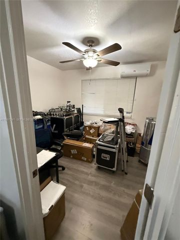 502 NE 163rd St, Miami, FL 33162
