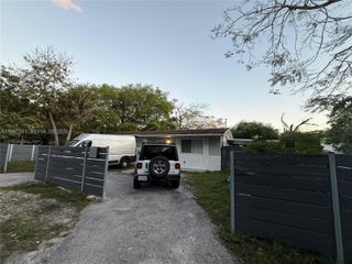 502 NE 163rd St, Miami, FL 33162