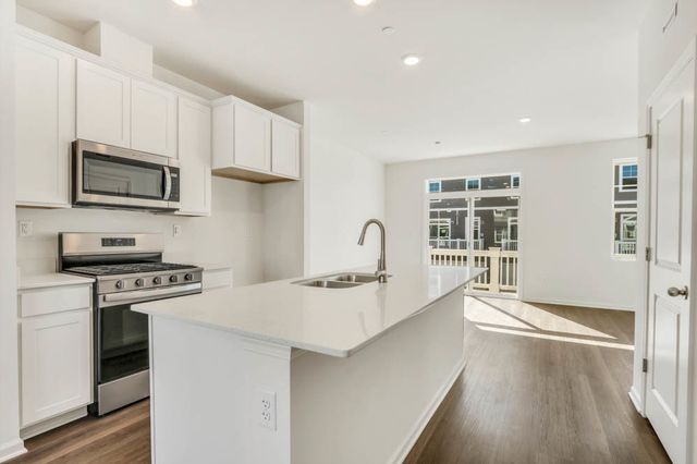 2168 glacier Street, Mundelein, IL 60060