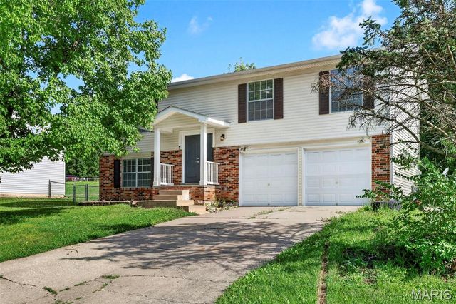 3846 Jeff Drive, St Charles, MO 63304