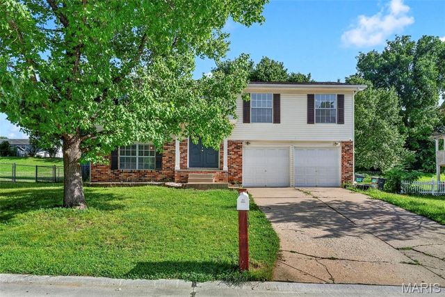 3846 Jeff Drive, St Charles, MO 63304