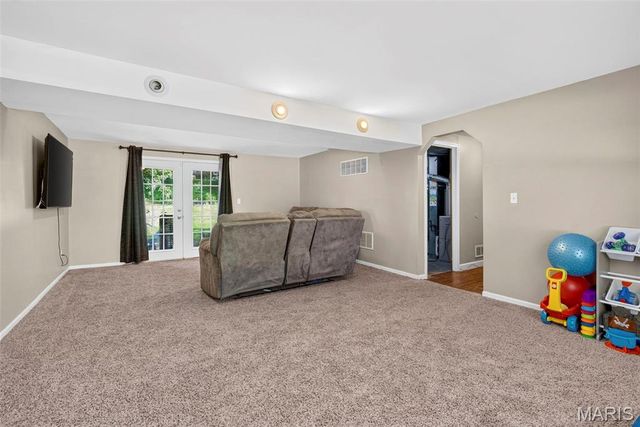 3846 Jeff Drive, St Charles, MO 63304