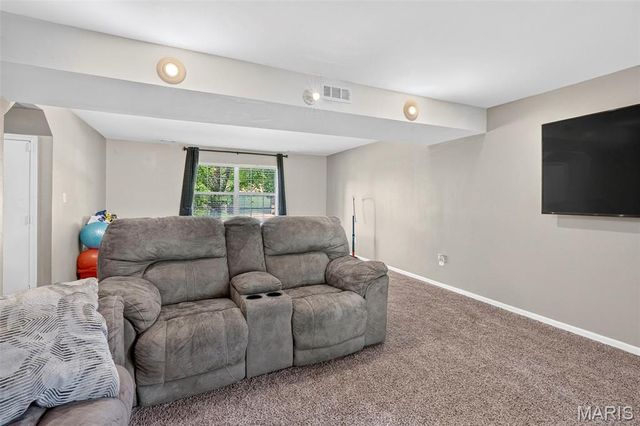 3846 Jeff Drive, St Charles, MO 63304