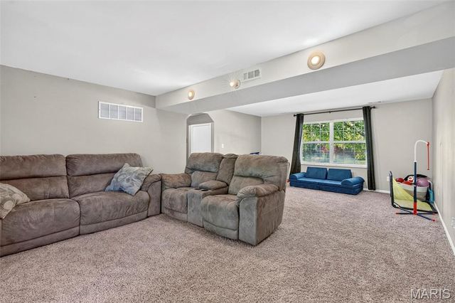 3846 Jeff Drive, St Charles, MO 63304