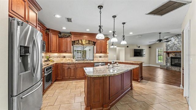 1428 N TIMBERIDGE LOOP, Lakeland, FL 33809