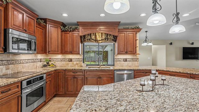 1428 N TIMBERIDGE LOOP, Lakeland, FL 33809