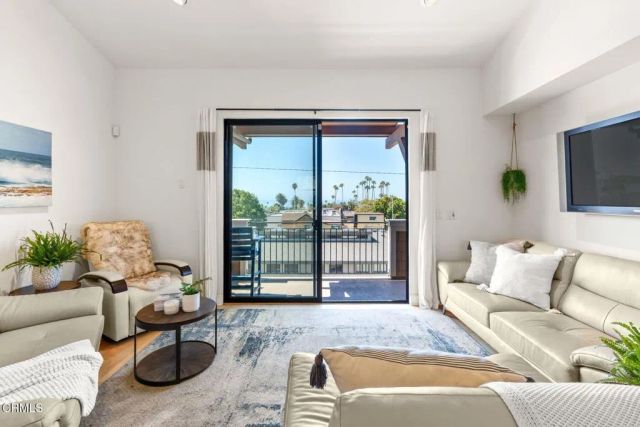797 E Santa Clara Street, Ventura, CA 93001