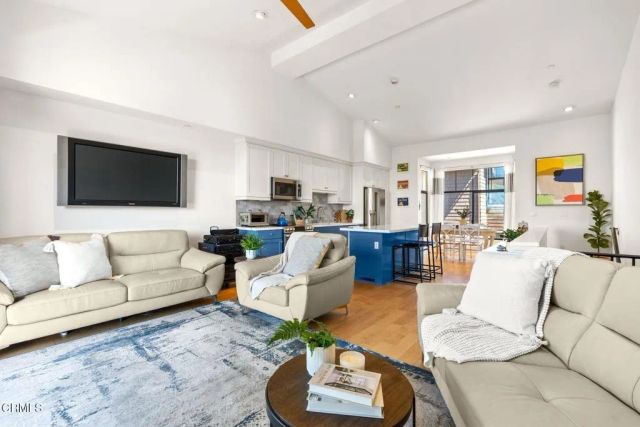 797 E Santa Clara Street, Ventura, CA 93001