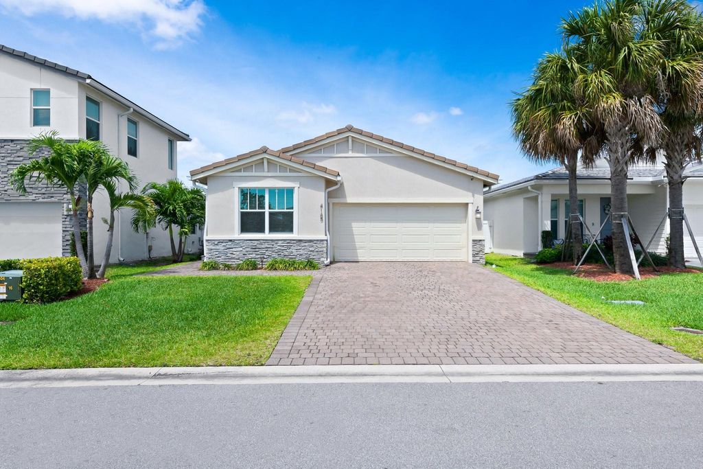 4165 Rosa Drive, Deerfield Beach, FL 33064