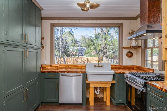 1201 MAGNOLIA Curve, Montgomery, AL 36106