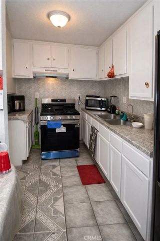 1001 E Grant F4, Santa Ana, CA 92701