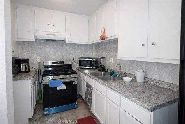 1001 E Grant F4, Santa Ana, CA 92701