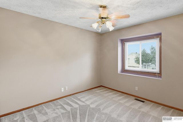 7716 S 71st Avenue, La Vista, NE 68128