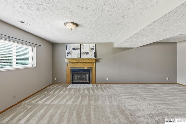 7716 S 71st Avenue, La Vista, NE 68128