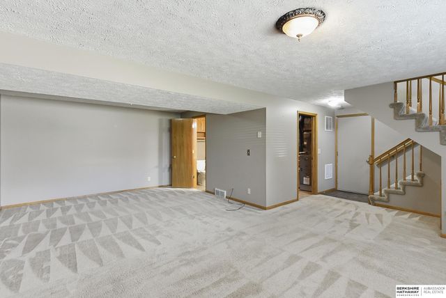 7716 S 71st Avenue, La Vista, NE 68128