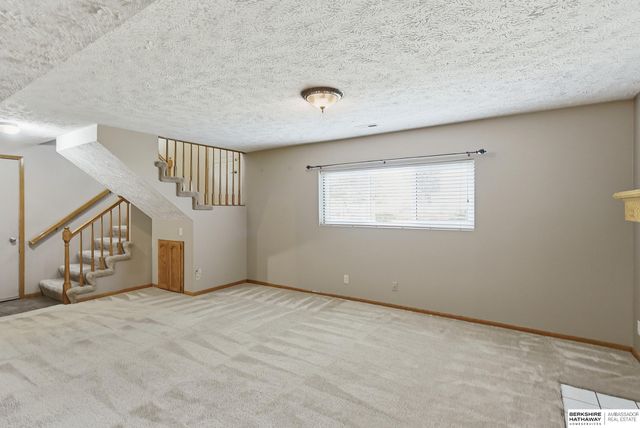 7716 S 71st Avenue, La Vista, NE 68128