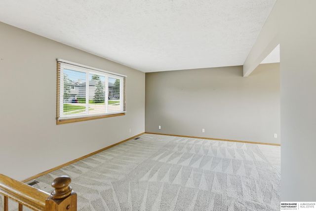 7716 S 71st Avenue, La Vista, NE 68128