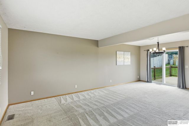7716 S 71st Avenue, La Vista, NE 68128